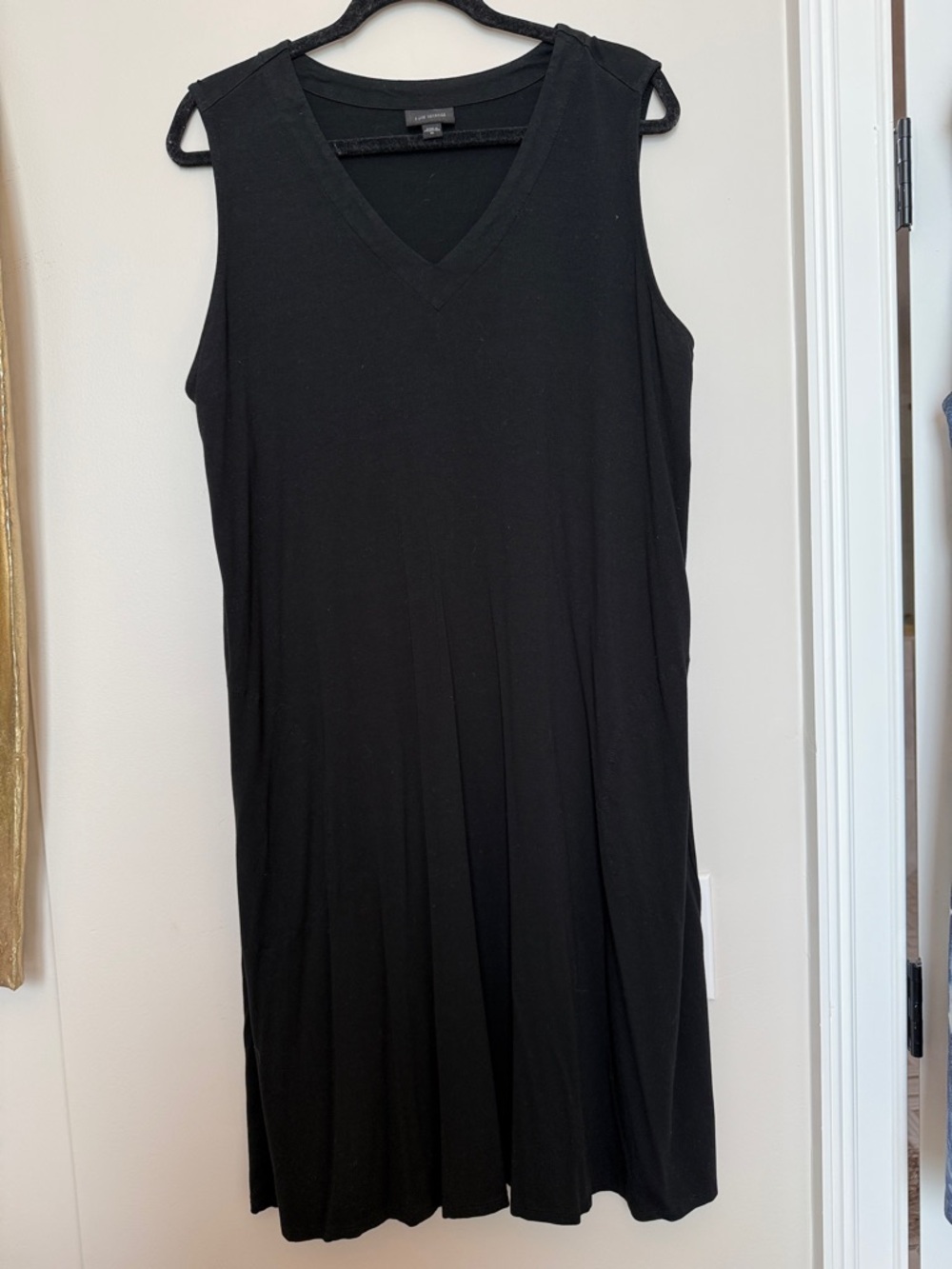 J. Jill Black Sleeveless V-Neck Midi Dress